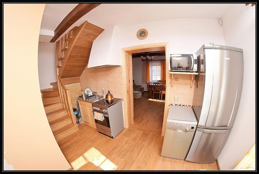 Swiety Spokoj Palesnica Extérieur photo